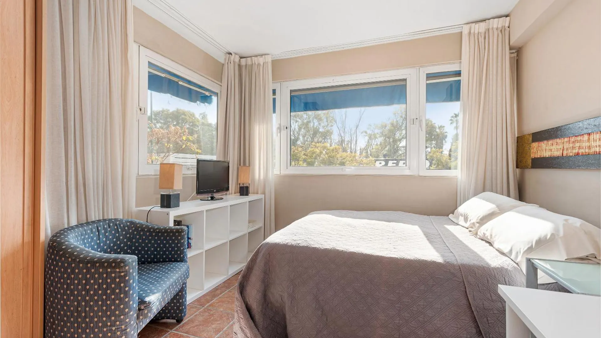 Bonito Estudio En Playa Los Banos Del Carmen Malaga